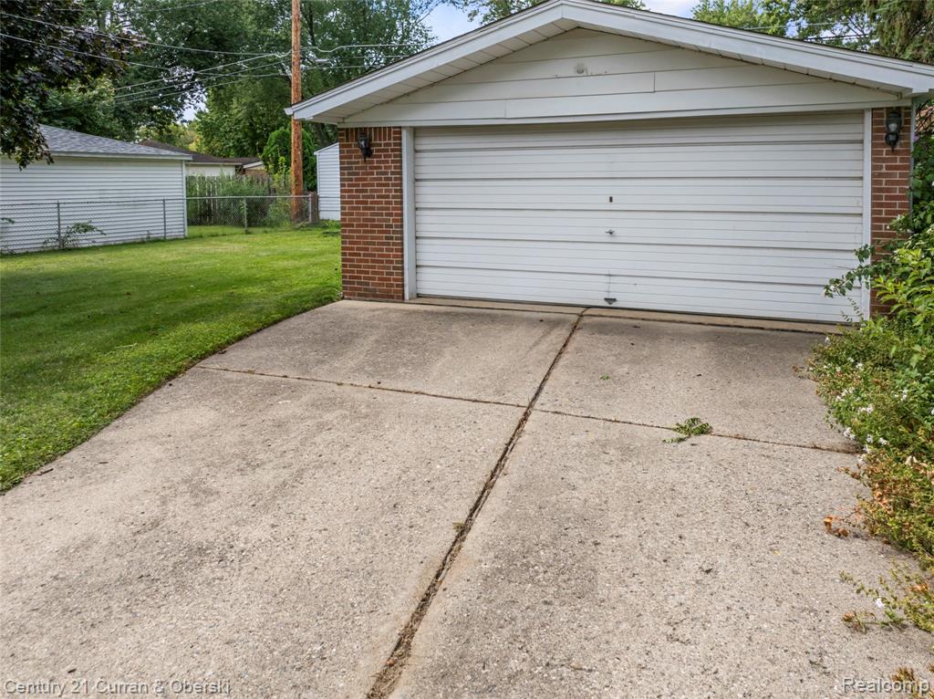 9235 Texas Street, Livonia, MI 48150 — Photo 9