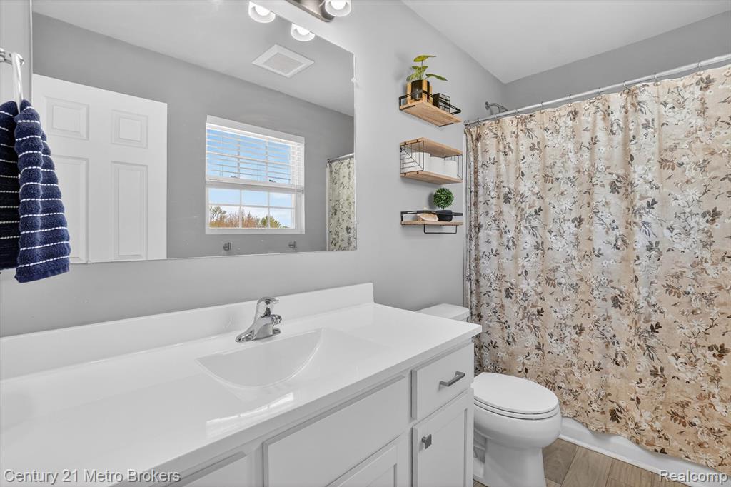 7205 Timberline Drive, Flint, MI 48507 — Photo 12