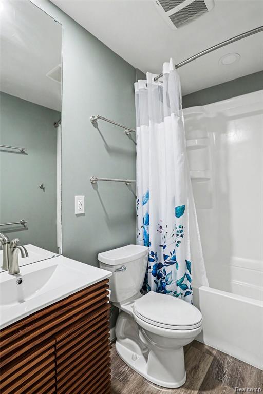 4871 Broomfield Way, Lake Orion, MI — Photo 25