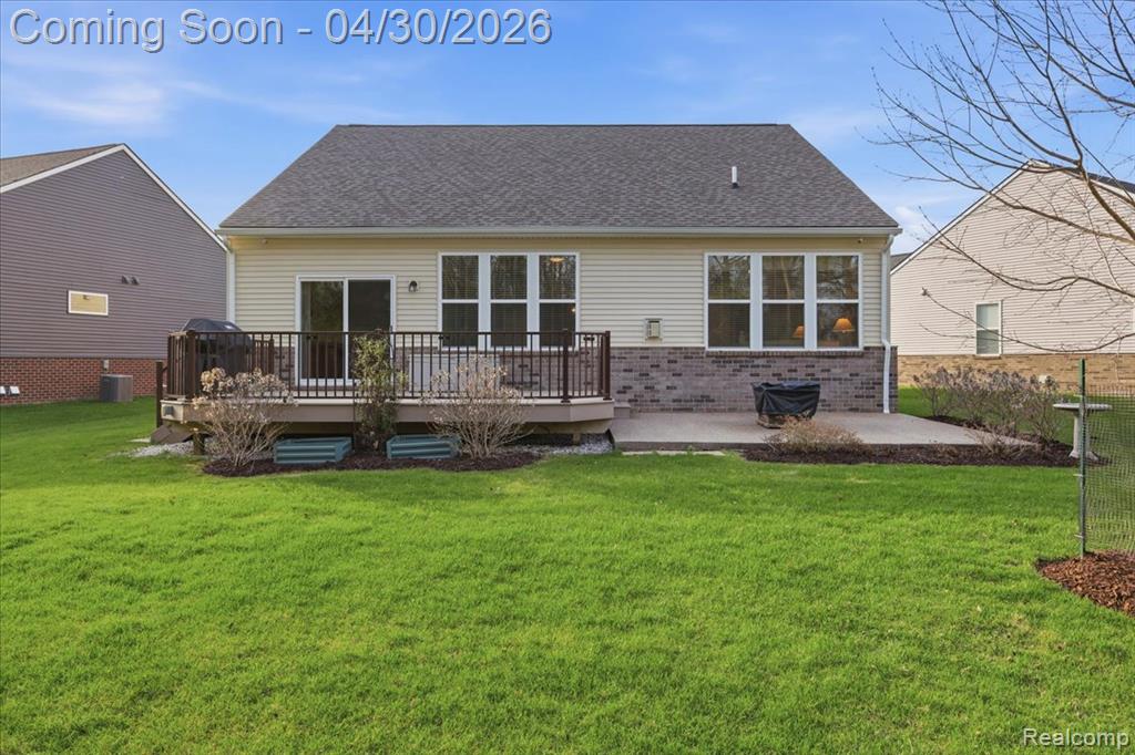3031 Sumerlyn Court, Auburn Hills, MI 48326 — Photo 32