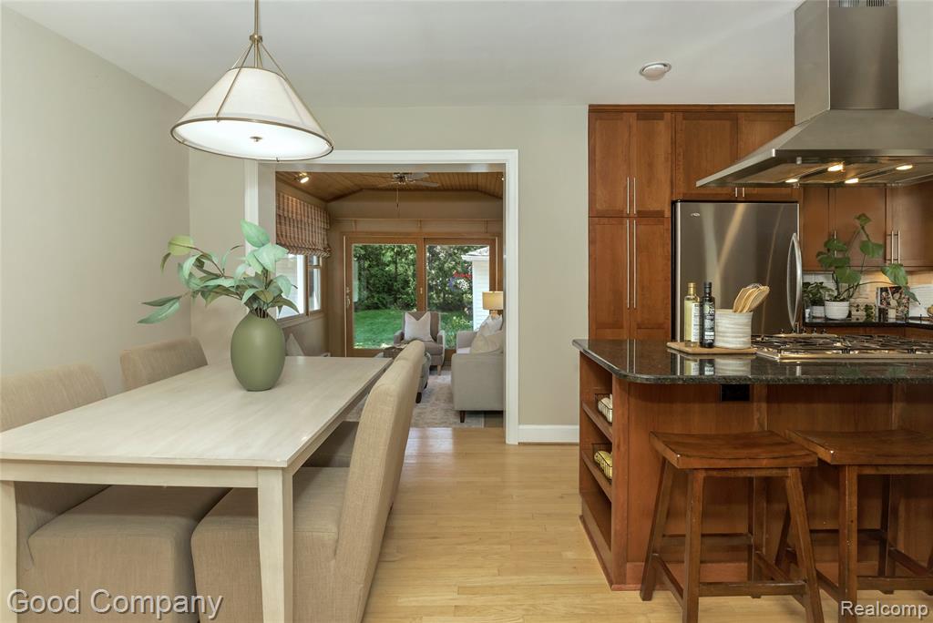 802 Orchard View Drive, Royal Oak, MI 48073 — Photo 8