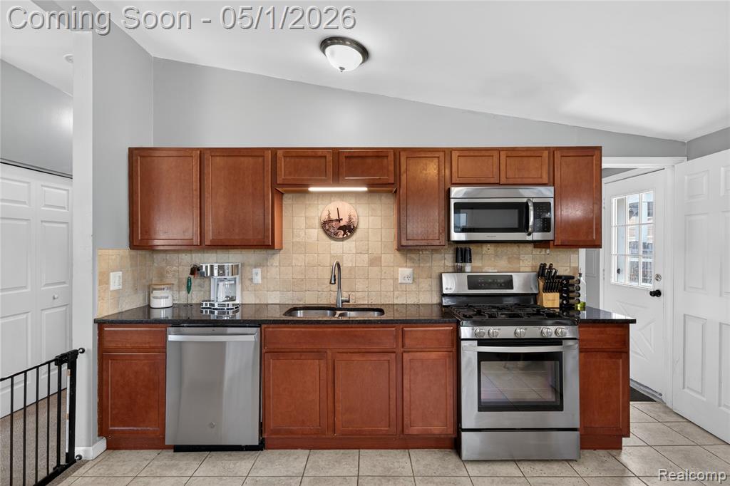 22813 Detour Street, Saint Clair Shores, MI 48082 — Photo 10