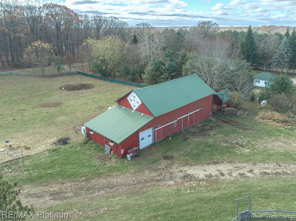 536 N CEDAR Road, Fowlerville, MI 48836 — Photo 46