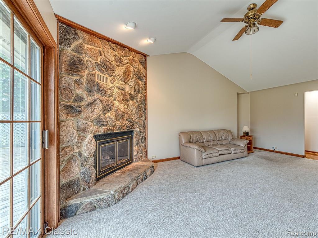 9415 N TERRITORIAL Road, Plymouth, MI 48170 — Photo 19