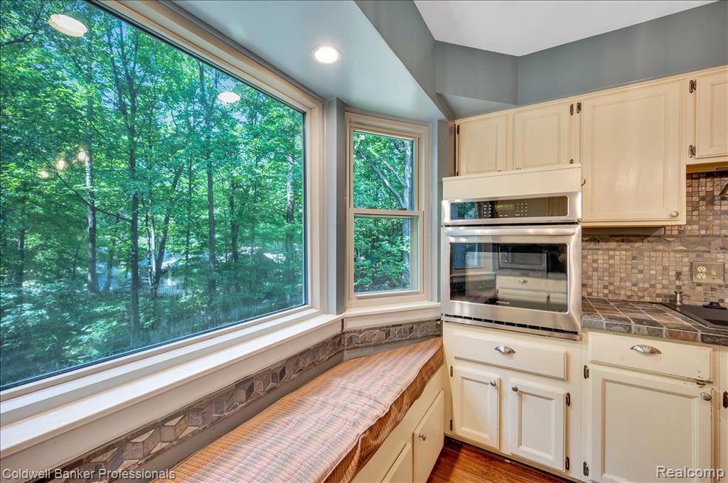 8873 Nepahwin Drive, Clarkston, MI 48348 — Photo 14