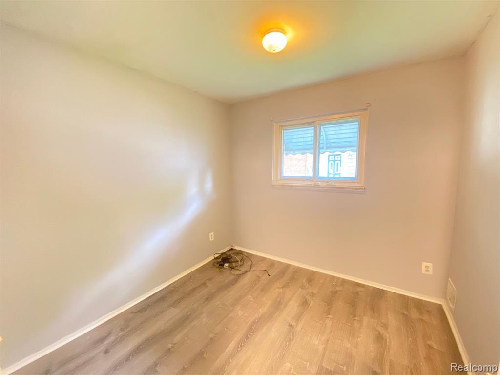 6810 OLDHAM Street, Taylor, MI — Photo 8
