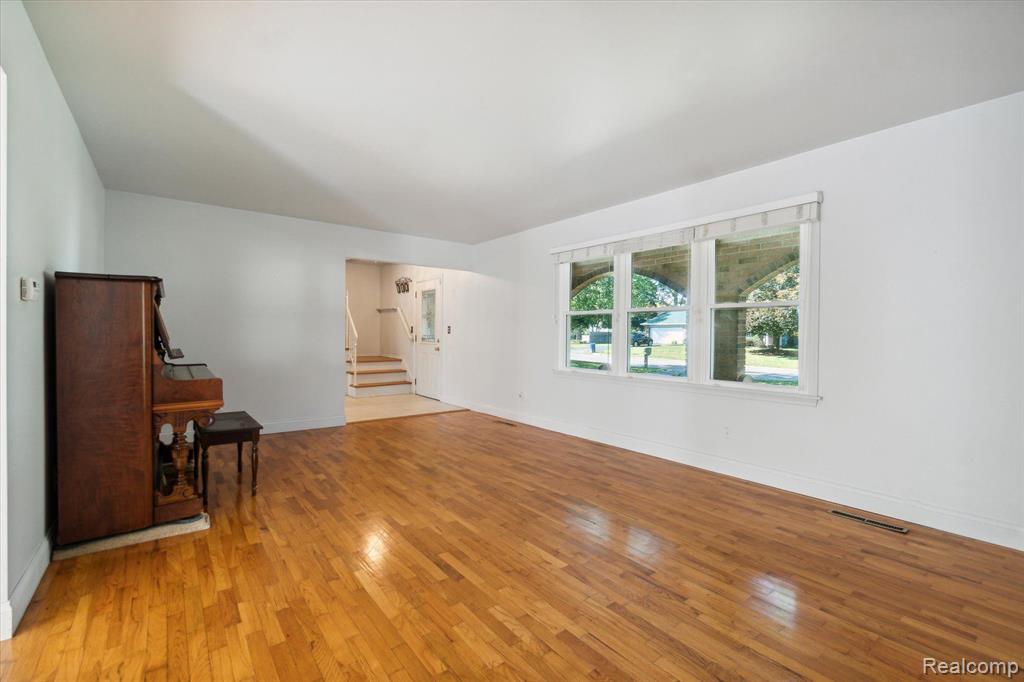 4269 POST Drive, Flint, MI 48532 — Photo 11