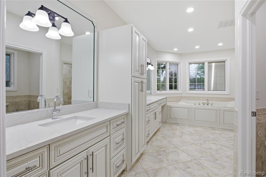 46500 Ryan Road, Utica, MI 48317 — Photo 16