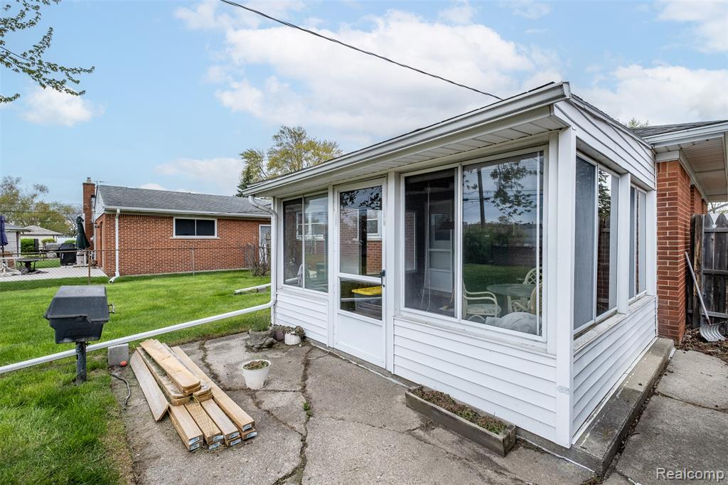 35560 Weideman Street, Clinton Twp, MI 48035 — Photo 42