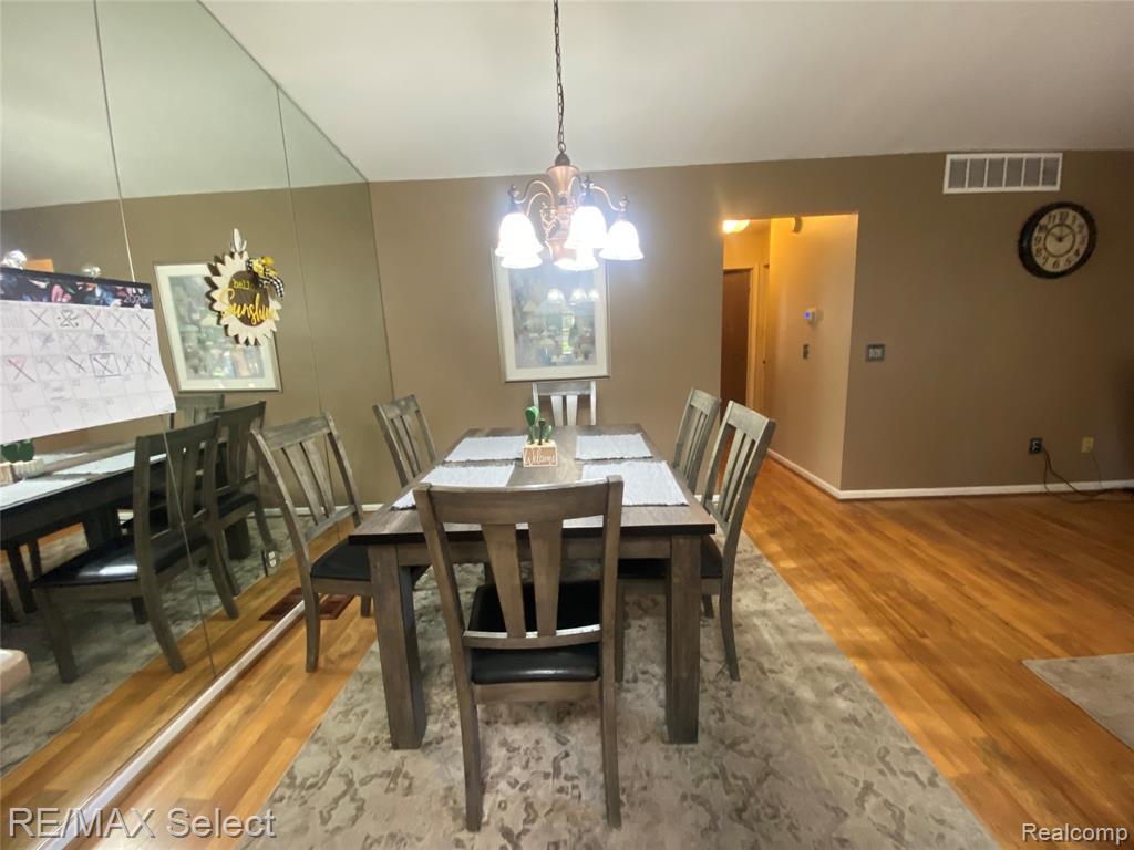 5057 Sandalwood Drive, Grand Blanc, MI 48439 — Photo 8
