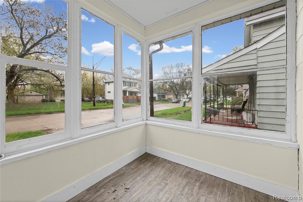 50 E Hayes Avenue, Hazel Park, MI 48030 — Photo 2