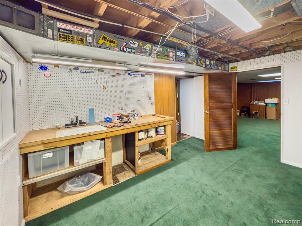 506 S VERMONT Avenue, Royal Oak, MI 48067 — Photo 17