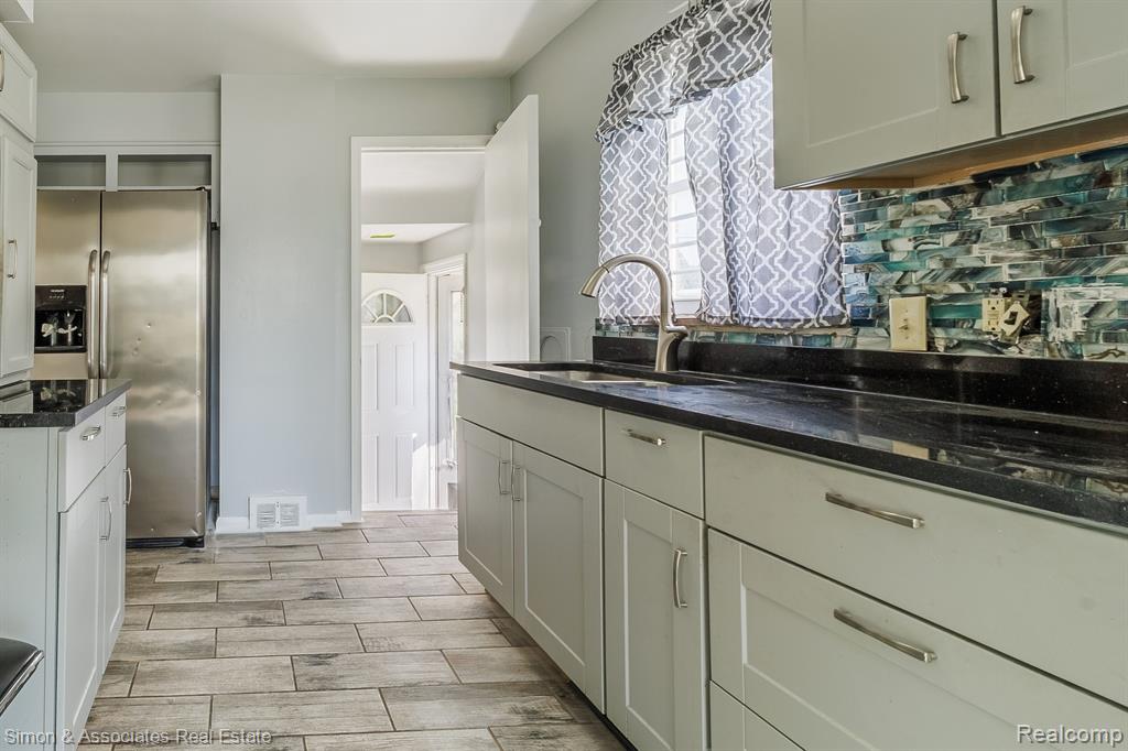 6200 PAYNE Avenue, Dearborn, MI 48126 — Photo 21