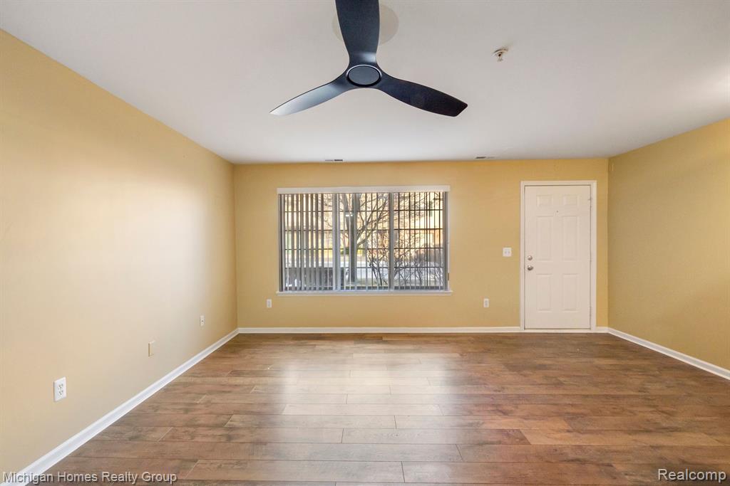 45521 HIDDEN VIEW, Utica, MI 48315 — Photo 4