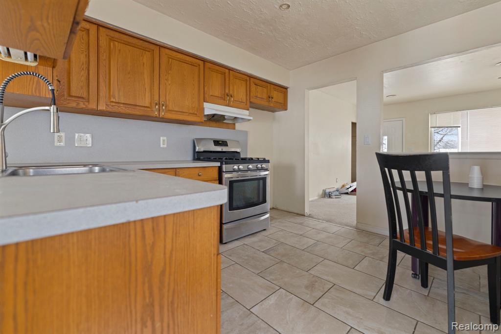 6039 N Silvery Lane, Dearborn Heights, MI 48127 — Photo 6