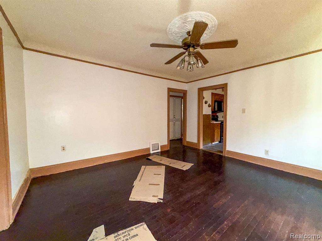 9392 Woodside Street, Detroit, MI 48204 — Photo 8