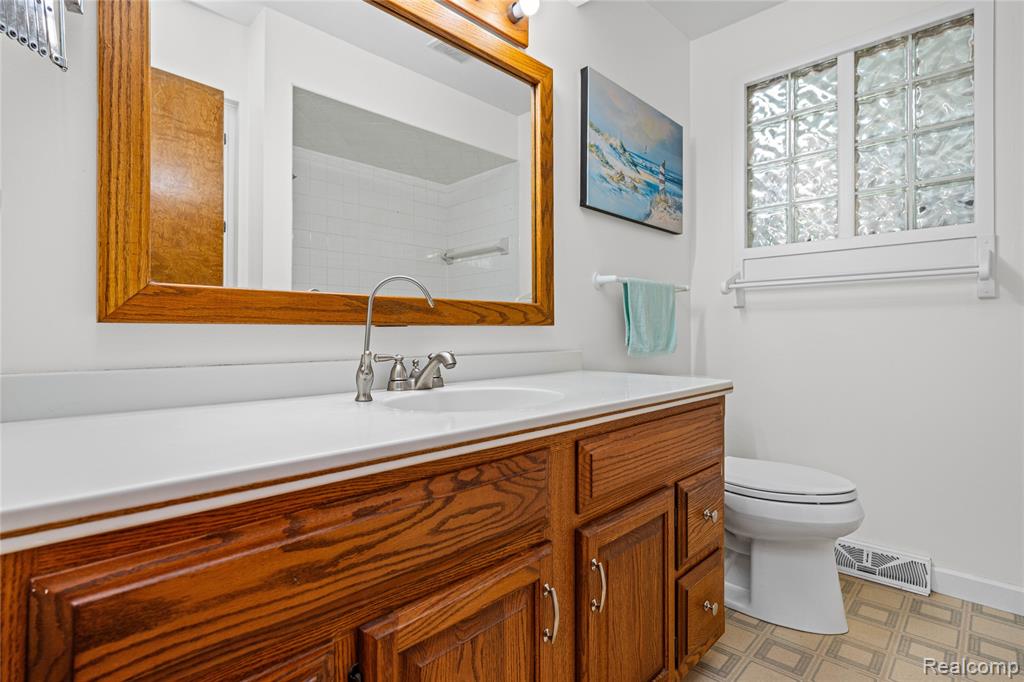 760 Waterbury Road, Highland, MI 48356 — Photo 33