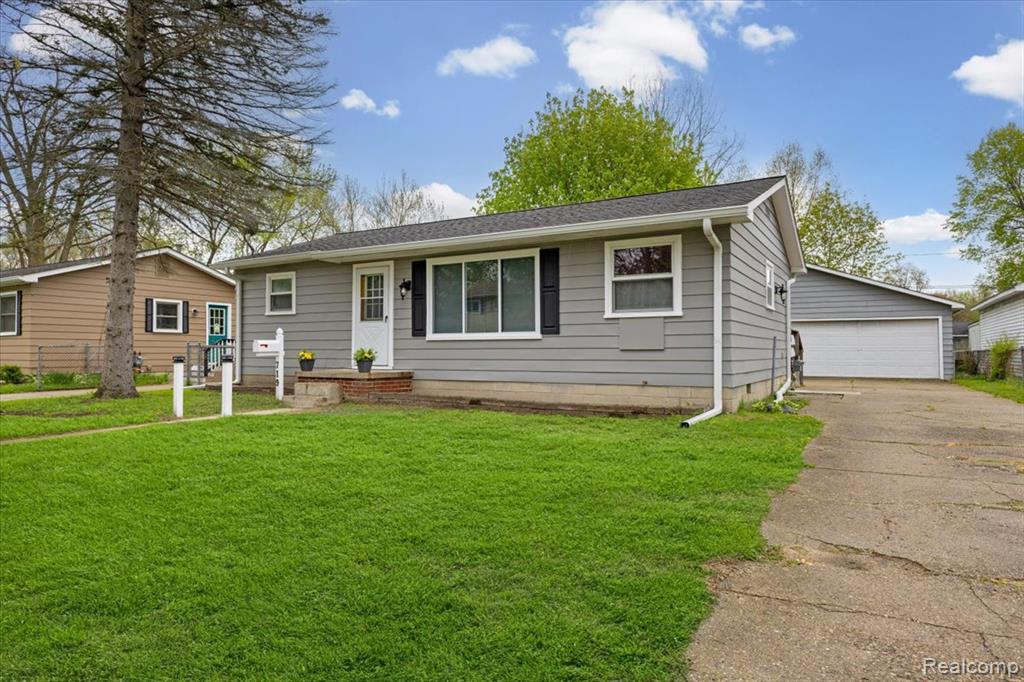 719 Hartner Drive, Holly, MI 48442 — Photo 2