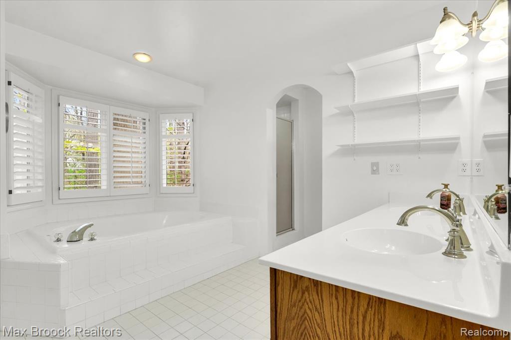 5536 Whitfield Drive, Troy, MI 48098 — Photo 30