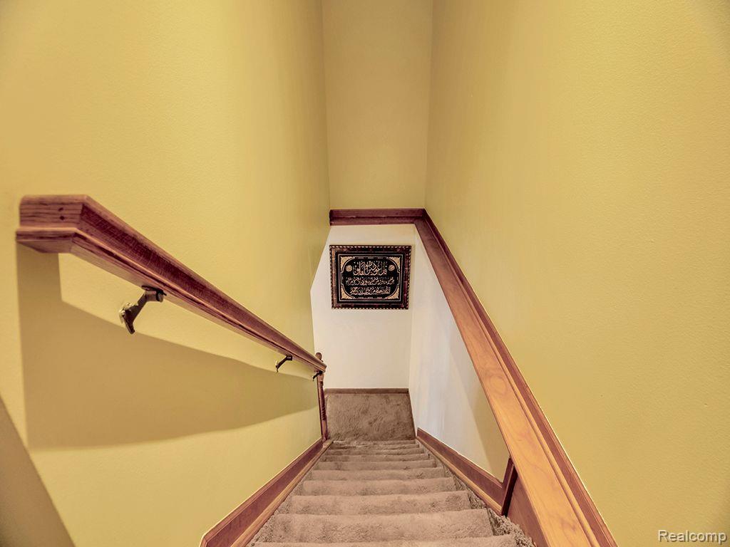 4166 BEDFORD Street, Dearborn Heights, MI 48125 — Photo 12