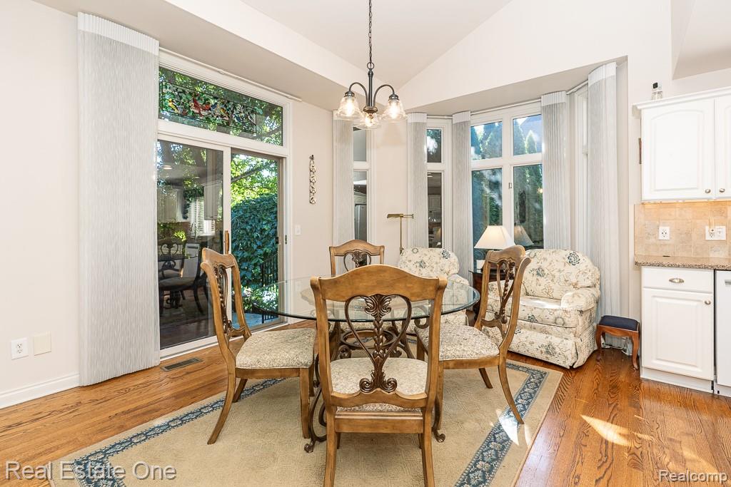 6615 Chatham Circle, Rochester Hills, MI 48306 — Photo 20