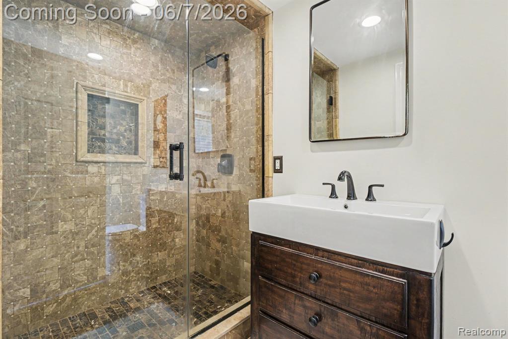 4071 Shore Crest Drive, West Bloomfield, MI 48323 — Photo 21