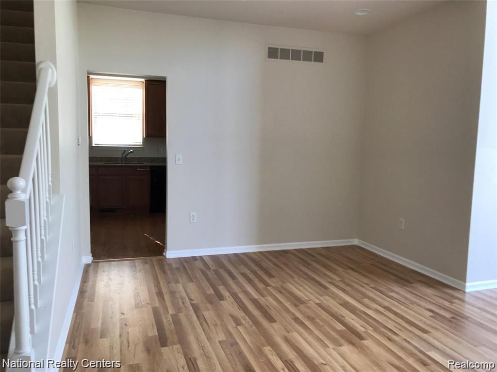 41876 YEATS Drive, Novi, MI — Photo 7