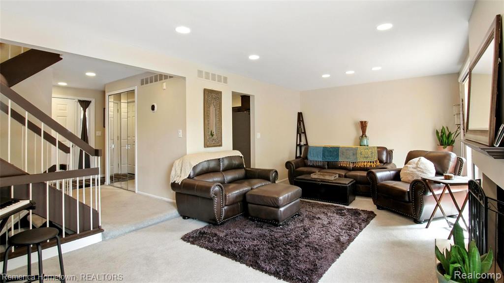 5200 Richard Run, West Bloomfield, MI — Photo 7