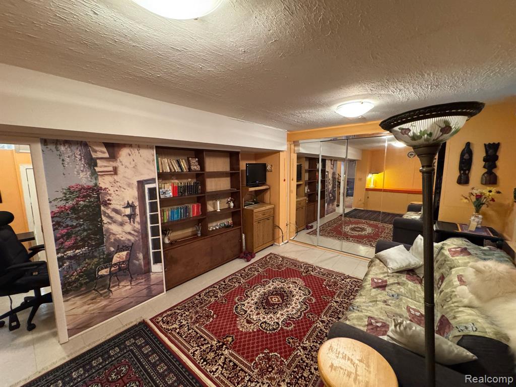 5377 Breeze Hill Place, Troy, MI 48098 — Photo 37