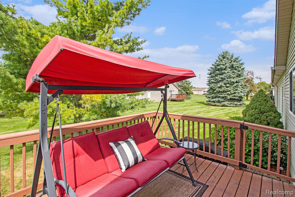 10177 Hawthorne Ridge Road, Goodrich Vlg, MI — Photo 22
