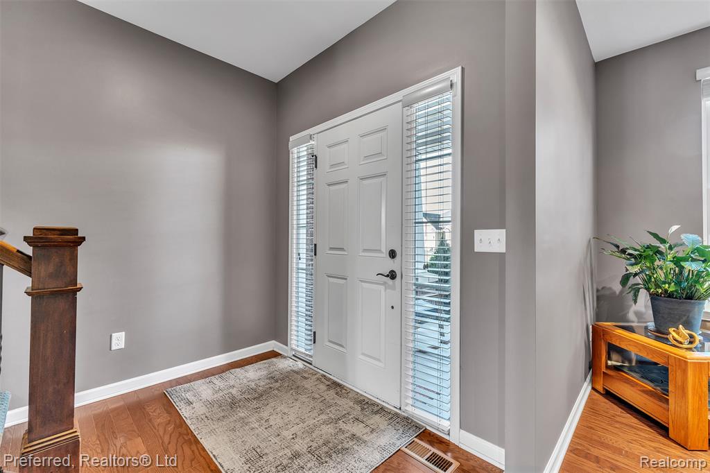 28430 Oakmonte Circle E, New Hudson, MI 48165 — Photo 6