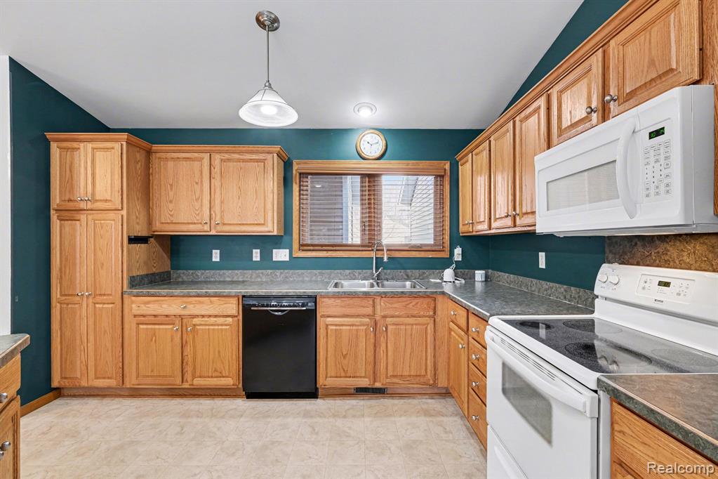 1136 Jenna Drive, Davison, MI 48423 — Photo 6