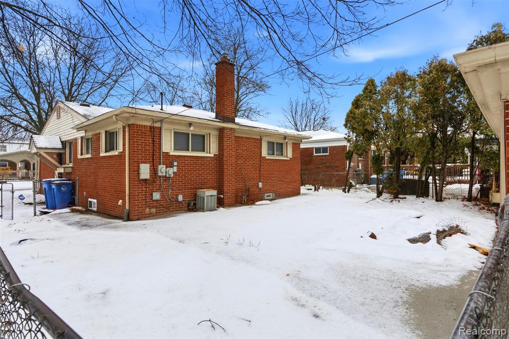 7002 Norborne Avenue, Dearborn Heights, MI 48127 — Photo 21