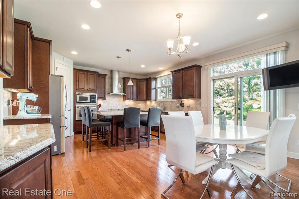 47466 VALENCIA Circle, Novi, MI — Photo 11