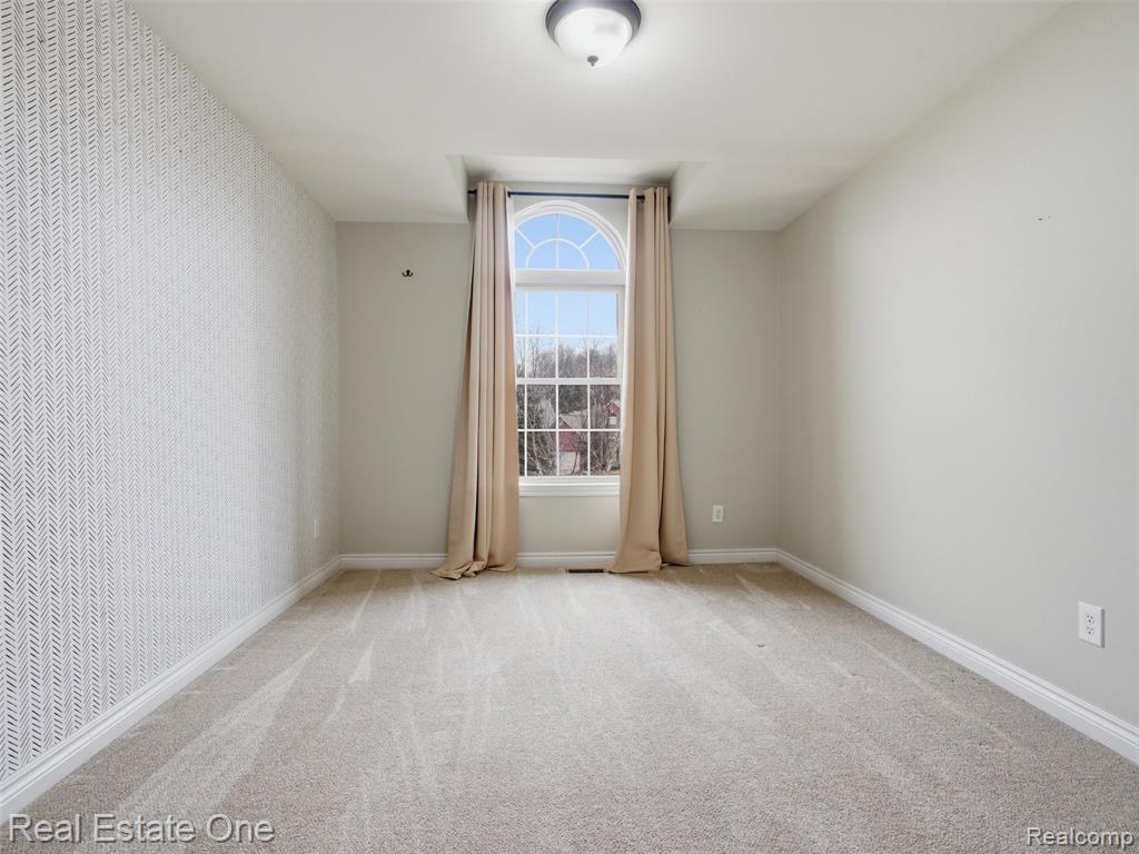 9572 Kingsway Circle, Clarkston, MI 48348 — Photo 27