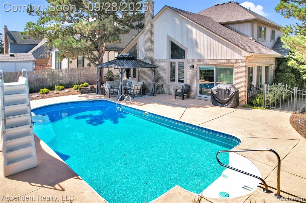 43476 Hillsboro Drive, Clinton Twp, MI 48038 — Photo 14