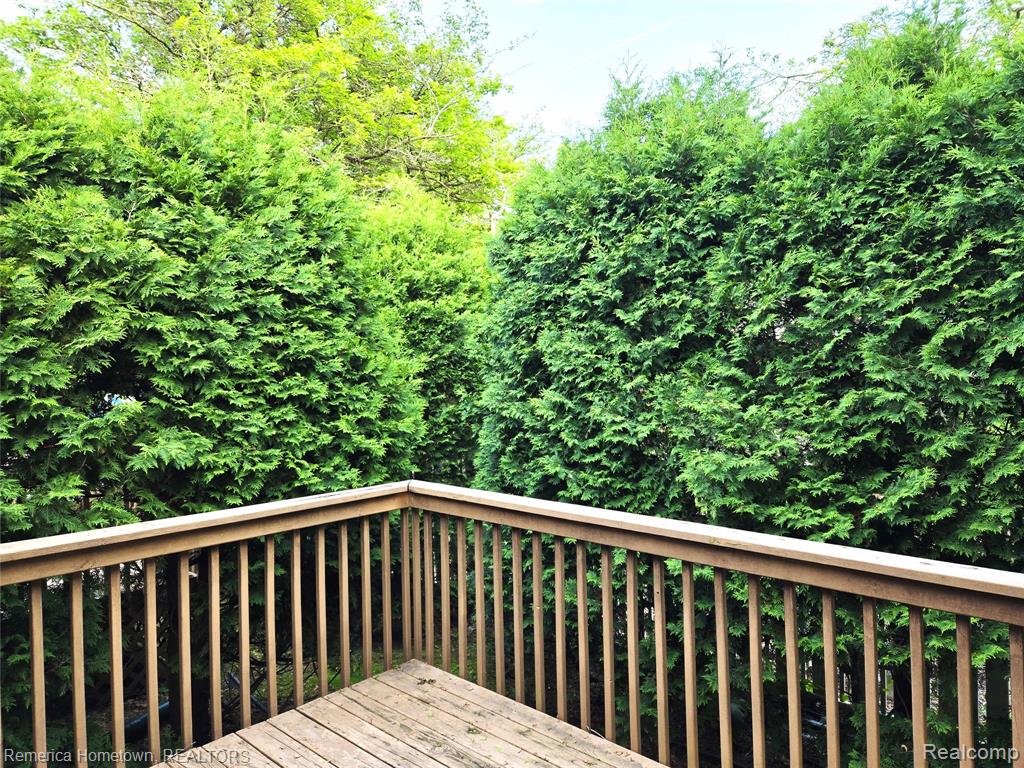 8 Hickory Court, Unit 8, Dearborn Heights, MI 48127 — Photo 20