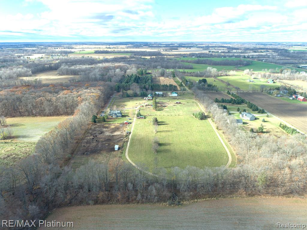 536 N CEDAR Road, Fowlerville, MI 48836 — Photo 44