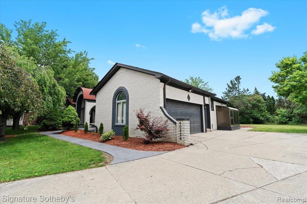 40526 Woodside Drive, Clinton Twp, MI 48038 — Photo 44