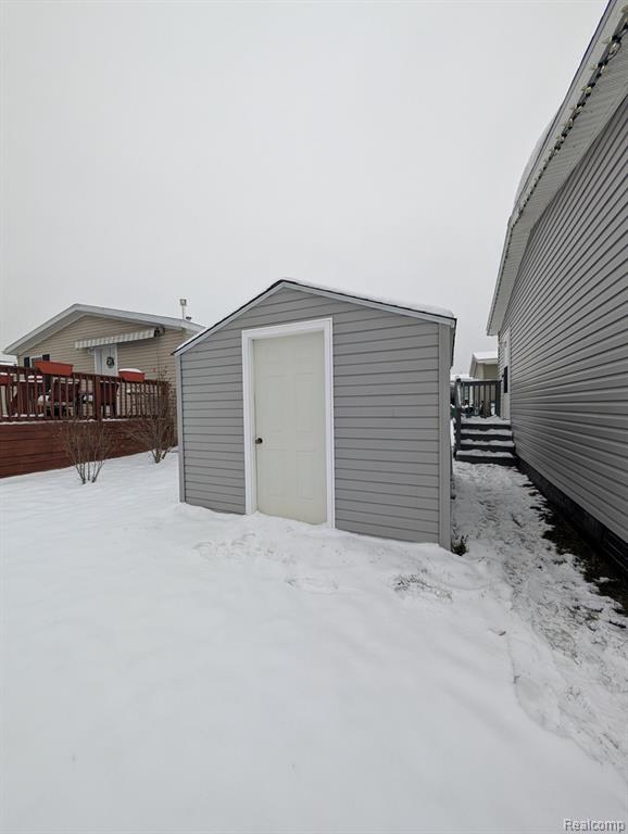 11045 Woodland Ridge Court, South Lyon, MI 48178 — Photo 23