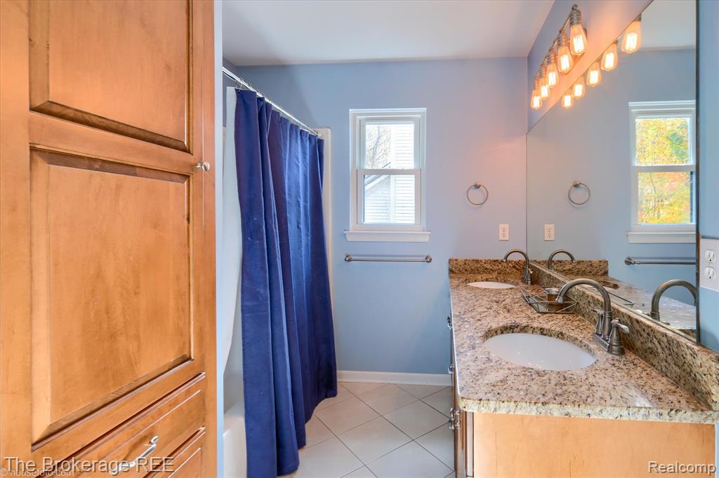 5239 Farmridge Lane, Grand Blanc, MI 48439 — Photo 65