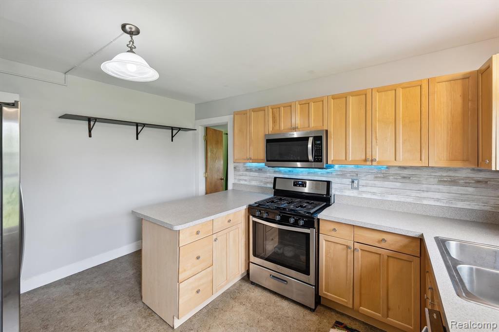 8084 Euclid, Salem, MI 48175 — Photo 12