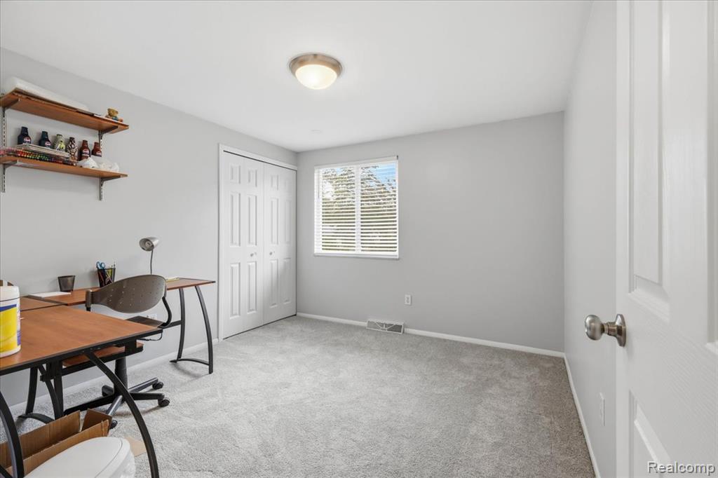 5105 Mohawk Avenue, Clarkston, MI 48348 — Photo 31
