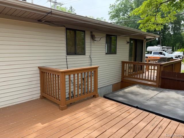 5496 Elizabeth Lake Road, Waterford, MI 48327 — Photo 27