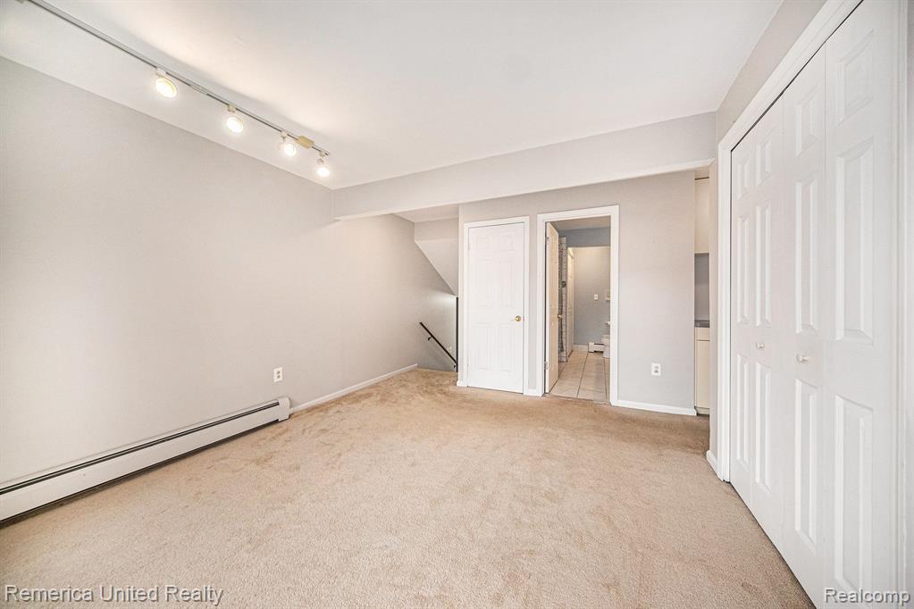 10606 HEENAN Drive, Whitmore Lake, MI 48189 — Photo 11