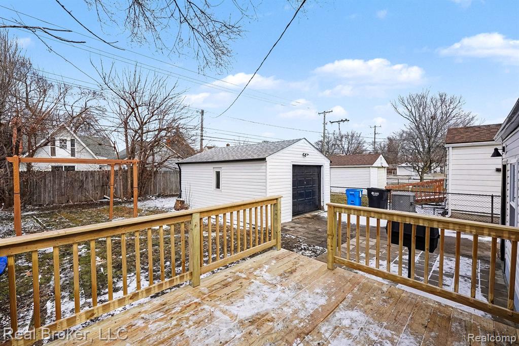 973 E Guthrie Avenue, Madison Heights, MI 48071 — Photo 19