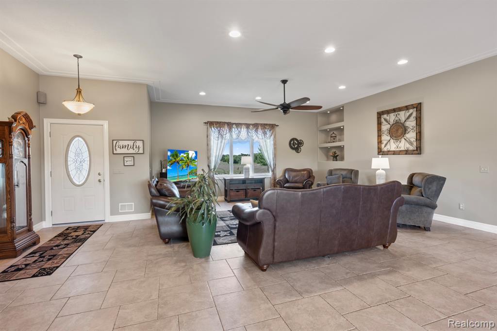 6225 Grand Blanc Road, Swartz Creek, MI 48473 — Photo 13