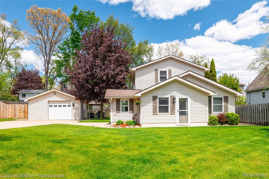4020 Totem Lane, Waterford, MI 48328 — front exterior