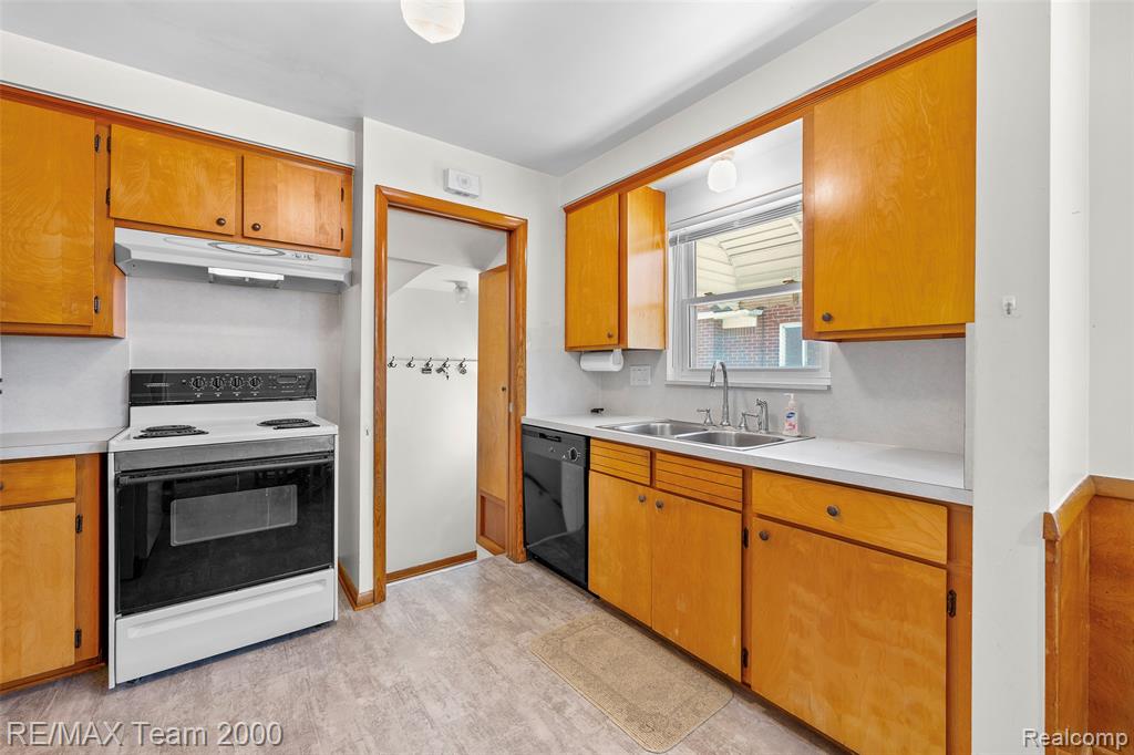 6514 Maple Street, Dearborn, MI 48126 — Photo 10