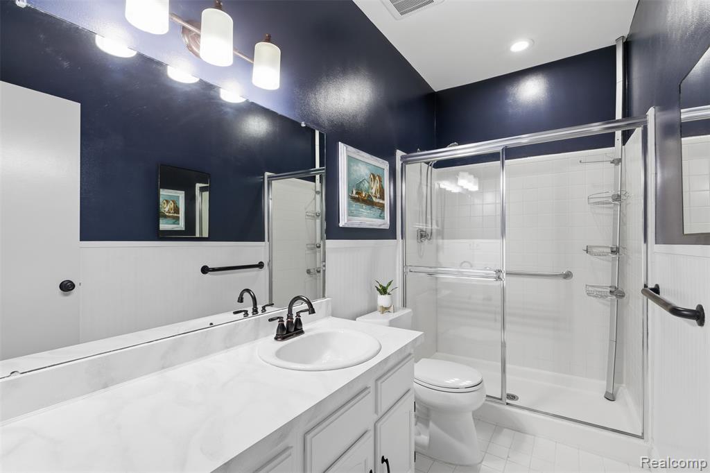 29325 Laurel Drive, Farmington, MI 48331 — Photo 12